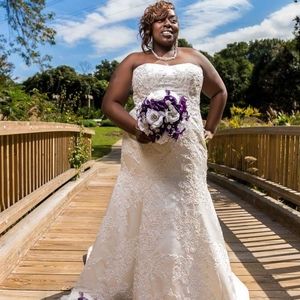 Oleg Cassini wedding dress